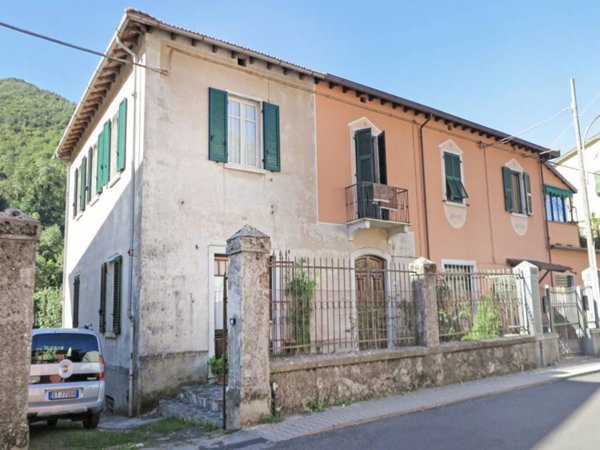 casa indipendente in vendita a Fivizzano