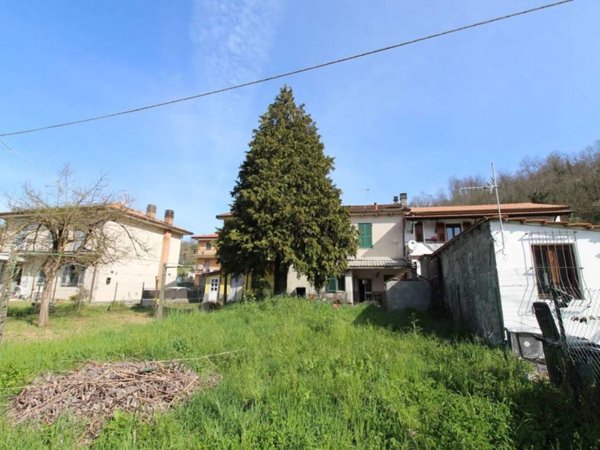 casa indipendente in vendita a Fivizzano in zona Rometta