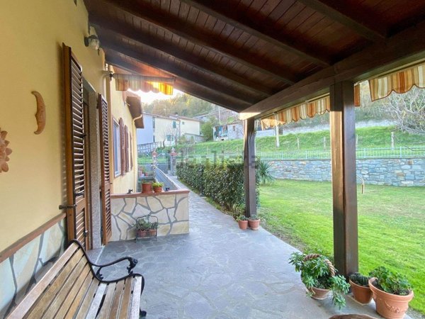 casa semindipendente in vendita a Fivizzano