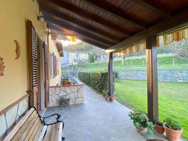 casa semindipendente in vendita a Fivizzano