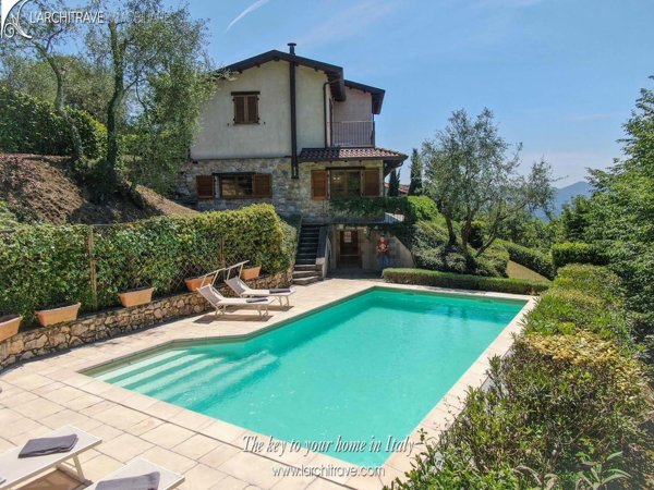 casa indipendente in vendita a Fivizzano
