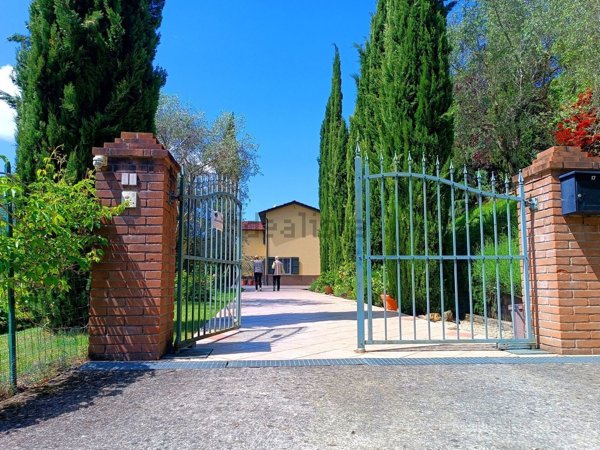 casa indipendente in vendita a Fivizzano