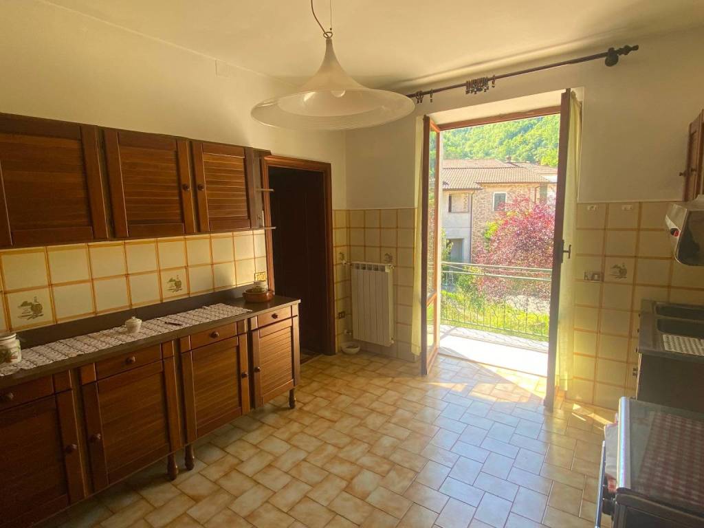 casa indipendente in vendita a Fivizzano