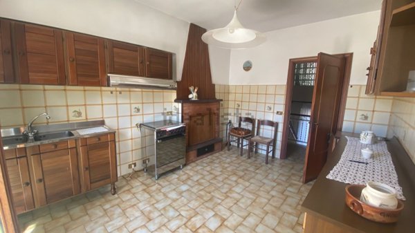 casa semindipendente in vendita a Fivizzano