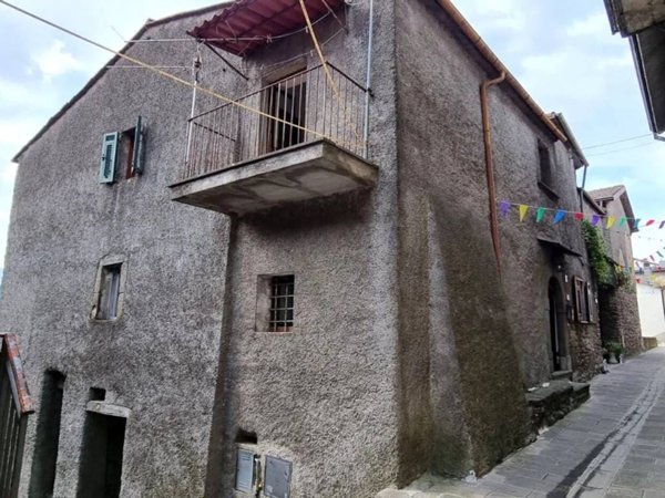 casa indipendente in vendita a Fivizzano in zona Moncigoli