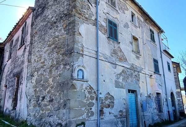 casa indipendente in vendita a Fivizzano