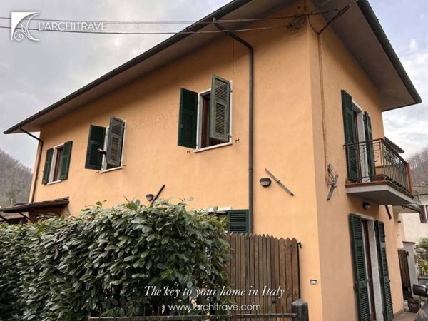 casa indipendente in vendita a Fivizzano