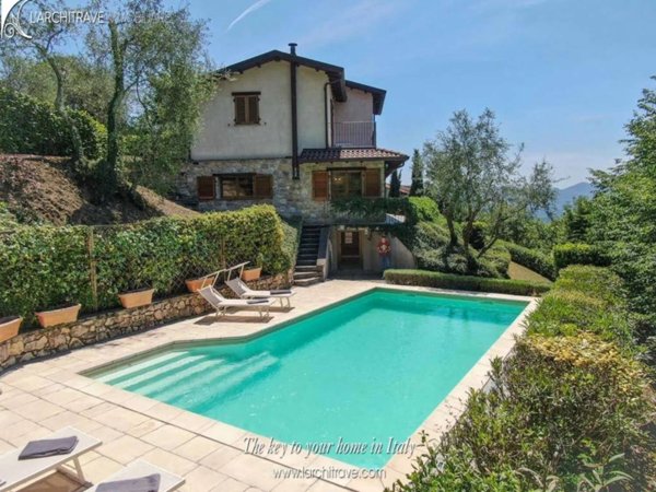casa indipendente in vendita a Fivizzano
