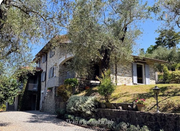 casa indipendente in vendita a Fivizzano