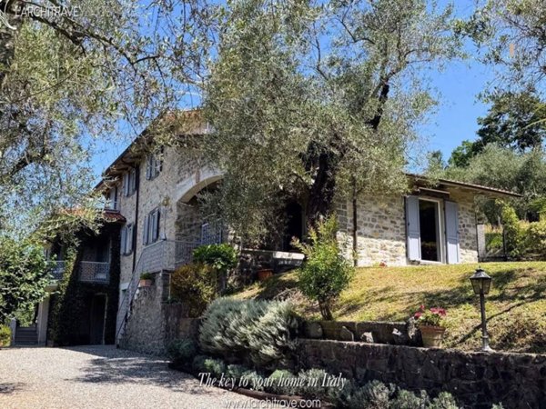 casa indipendente in vendita a Fivizzano