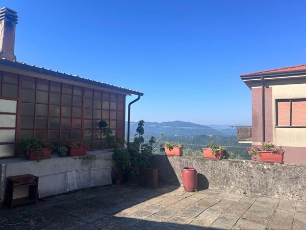 casa indipendente in vendita a Fivizzano in zona Magliano
