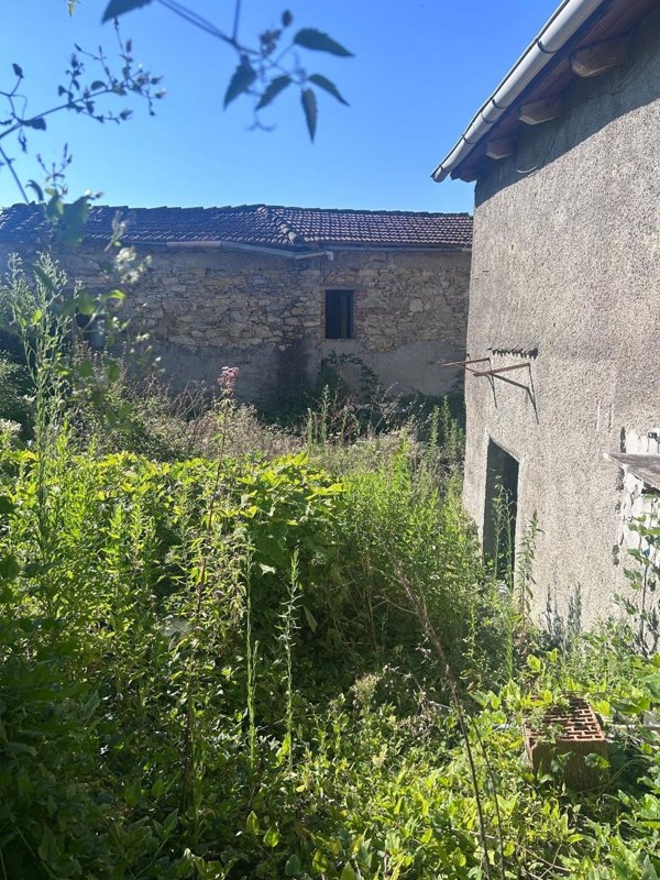 casa indipendente in vendita a Fivizzano in zona Magliano