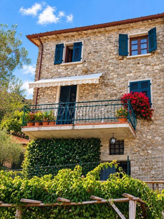 casa indipendente in vendita a Fivizzano in zona Gassano