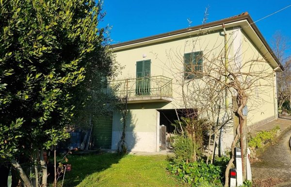 casa indipendente in vendita a Fivizzano