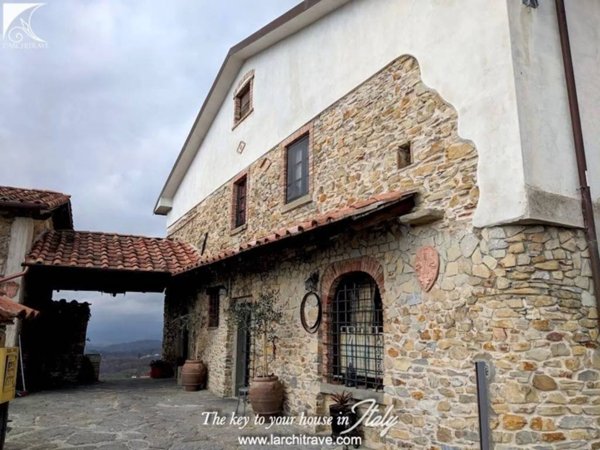 casa indipendente in vendita a Fivizzano
