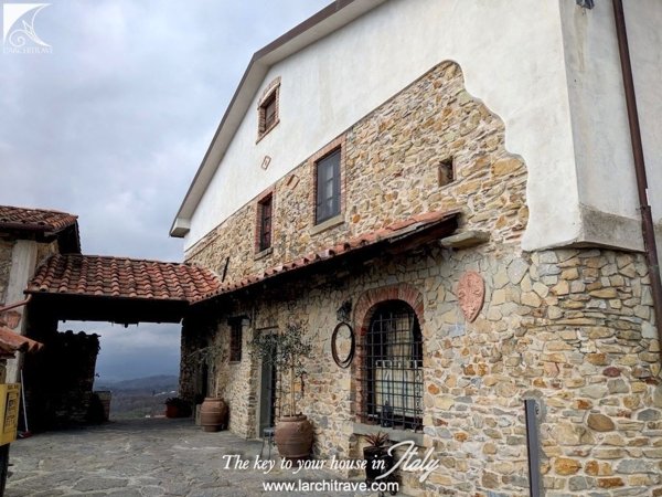 casa indipendente in vendita a Fivizzano