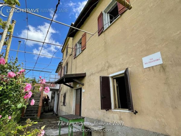 casa indipendente in vendita a Fivizzano
