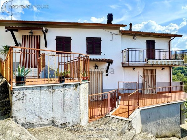 casa indipendente in vendita a Fivizzano