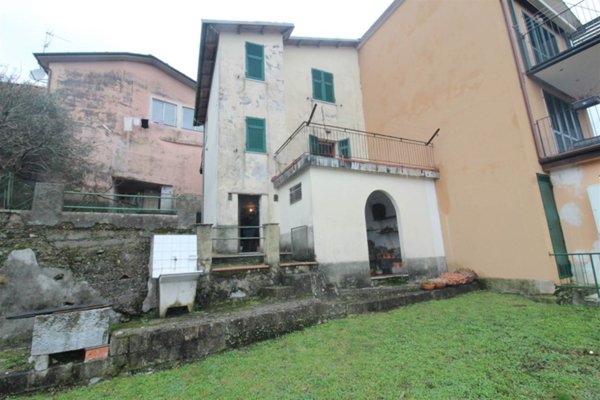 casa semindipendente in vendita a Fivizzano in zona Ceserano