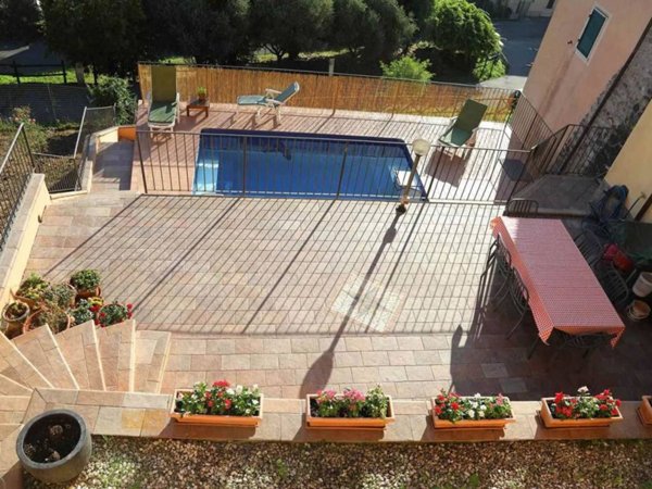 casa indipendente in vendita a Fivizzano in zona Ceserano