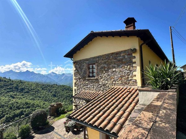 casa indipendente in vendita a Fivizzano