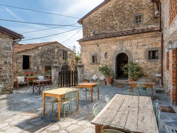 casale in vendita a Fivizzano in zona Quarazzana