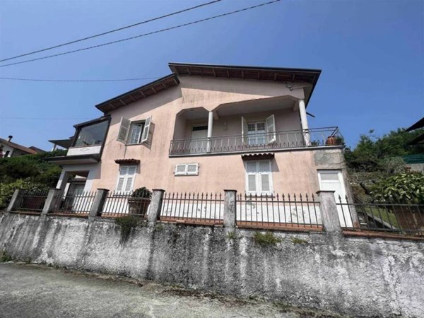 casa indipendente in vendita a Fivizzano