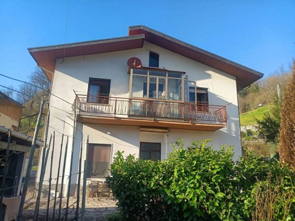 appartamento in vendita a Fivizzano in zona Gassano