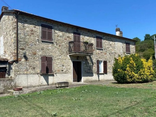 casa indipendente in vendita a Fivizzano in zona Gassano