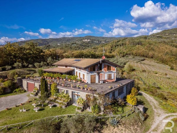casa indipendente in vendita a Fivizzano
