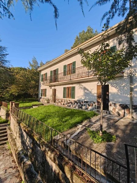casa indipendente in vendita a Fivizzano