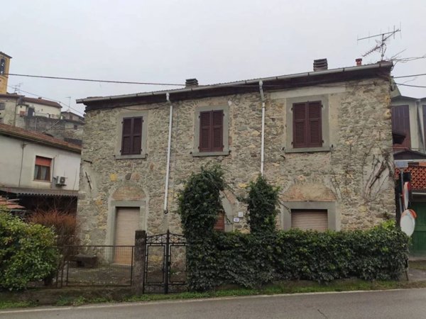 casa indipendente in vendita a Fivizzano