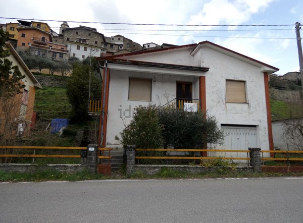 casa indipendente in vendita a Fivizzano