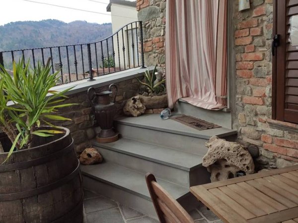 casa indipendente in vendita a Fivizzano in zona Vezzanello