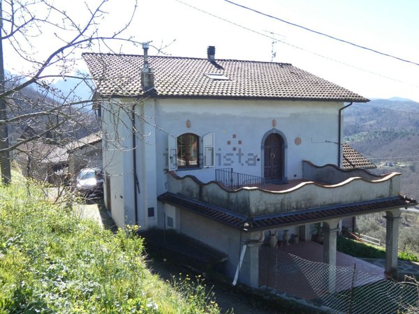 casa indipendente in vendita a Fivizzano