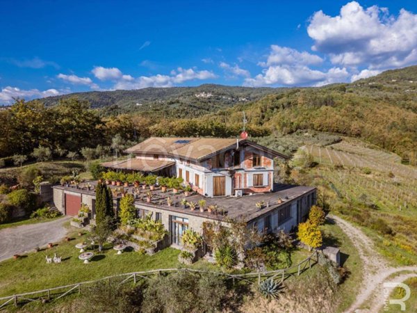 locale di sgombero in vendita a Fivizzano