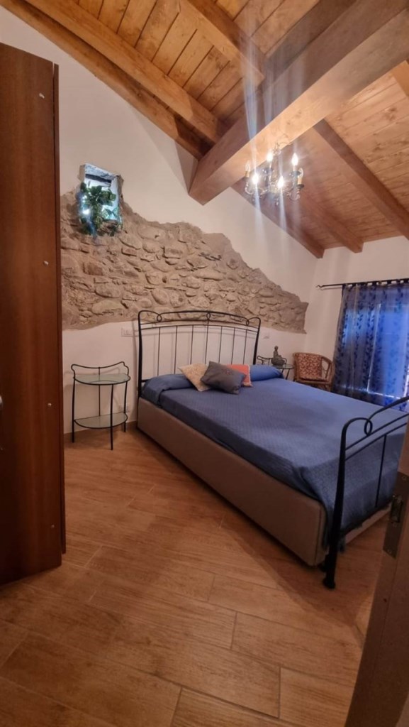 casa indipendente in vendita a Fivizzano in zona Gragnola