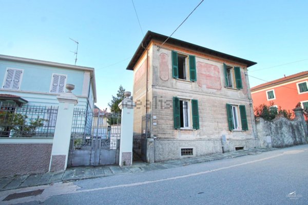 casa indipendente in vendita a Fivizzano