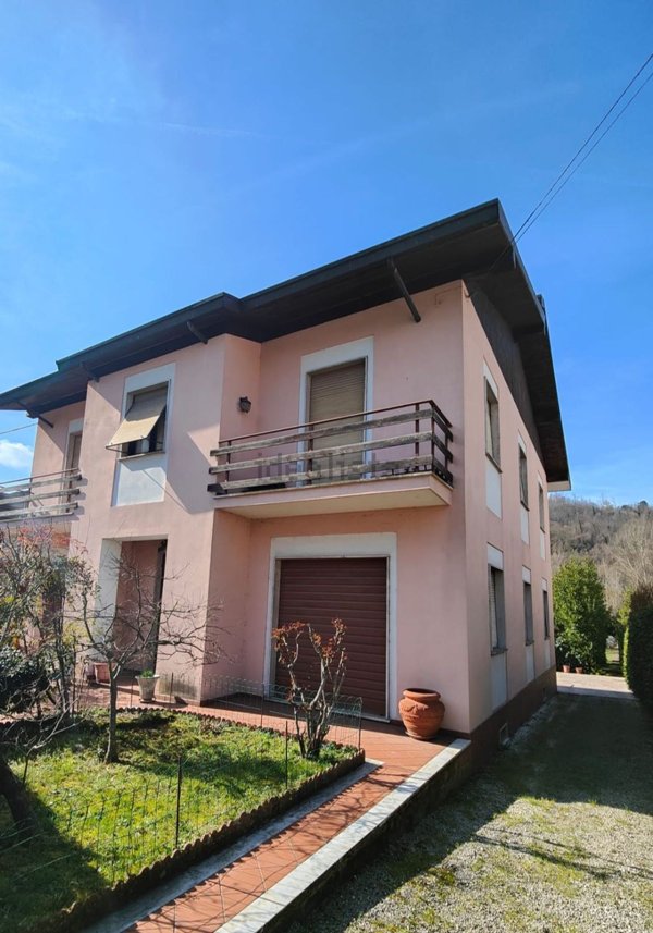 casa indipendente in vendita a Fivizzano