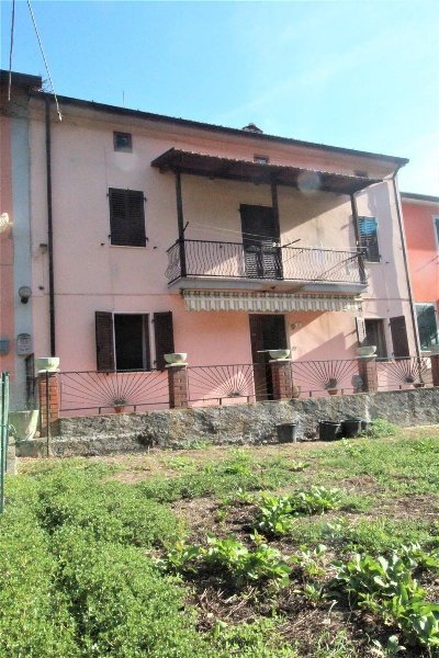 casa semindipendente in vendita a Fivizzano in zona Equi Terme