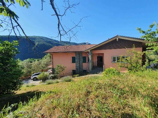 casa indipendente in vendita a Fivizzano