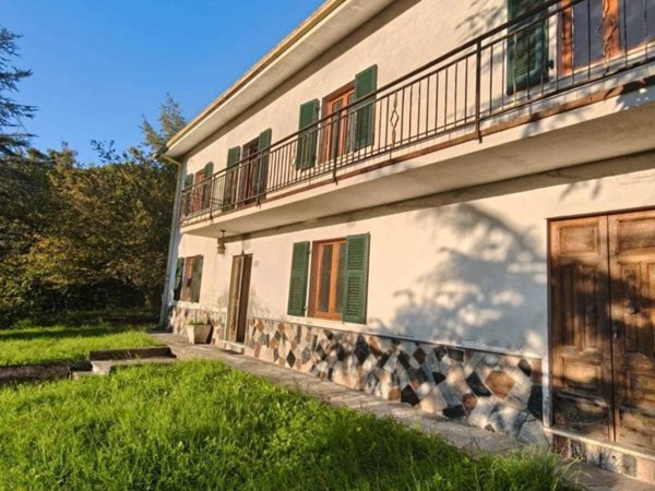 casa indipendente in vendita a Fivizzano
