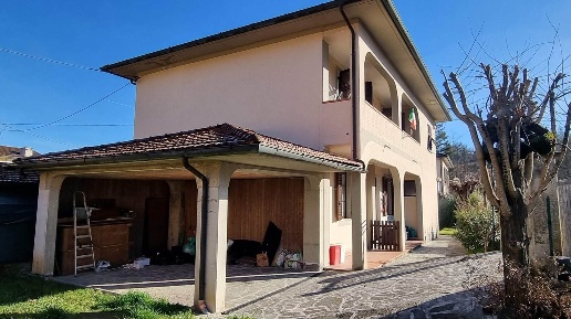 casa indipendente in vendita a Fivizzano