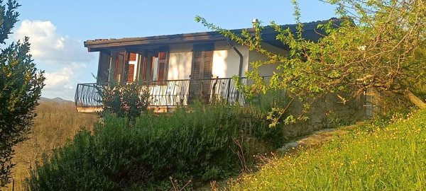 casa indipendente in vendita a Fivizzano