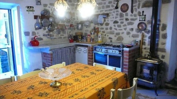 appartamento in vendita a Fivizzano in zona Tenerano