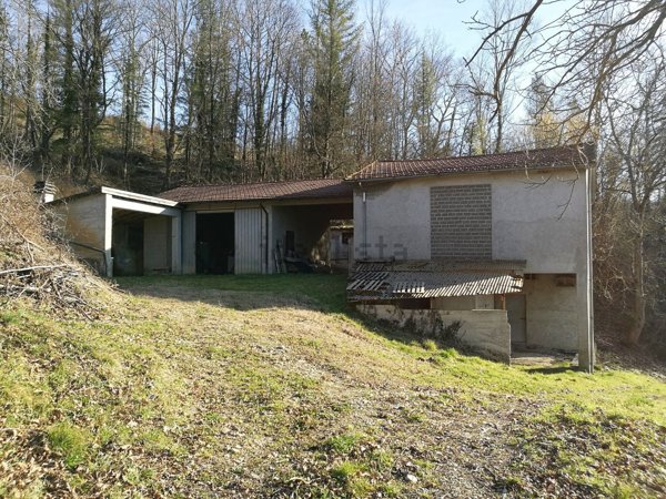 casale in vendita a Fivizzano in zona Piano di Collecchia