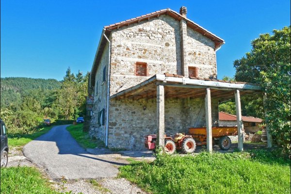 casa indipendente in vendita a Fivizzano in zona Colle di Cerignano