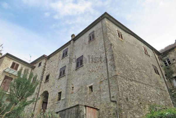 casa indipendente in vendita a Fivizzano in zona Equi Terme