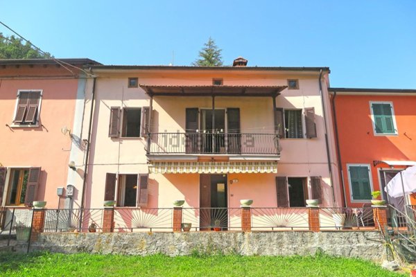 casa indipendente in vendita a Fivizzano in zona Equi Terme