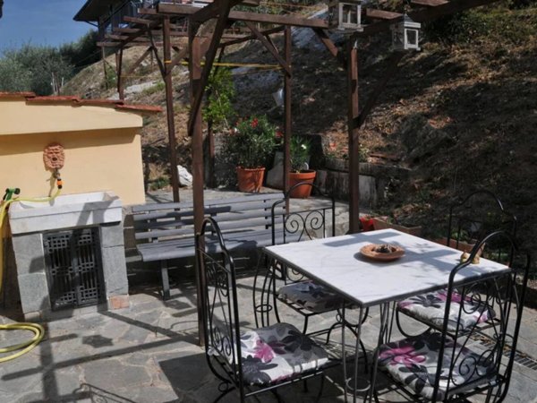 casa indipendente in vendita a Fivizzano